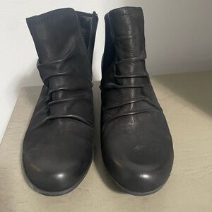 Black bootie, size 8.